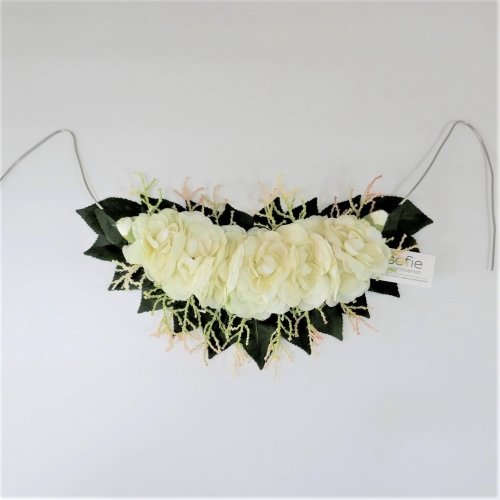 Bloemenstrook met witte Camelia